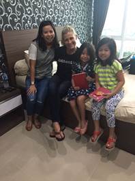 :Favorite Indo photos:Ika & girls 3/30.JPG