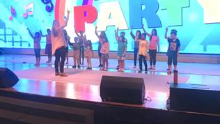 :Favorite Indo photos:First rehearsal w kids at CCC.JPG