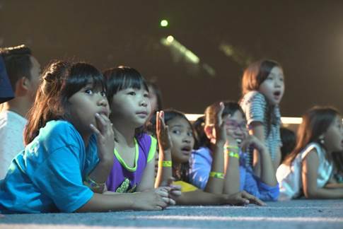 :Favorite Indo photos:kids close up on stage.JPG